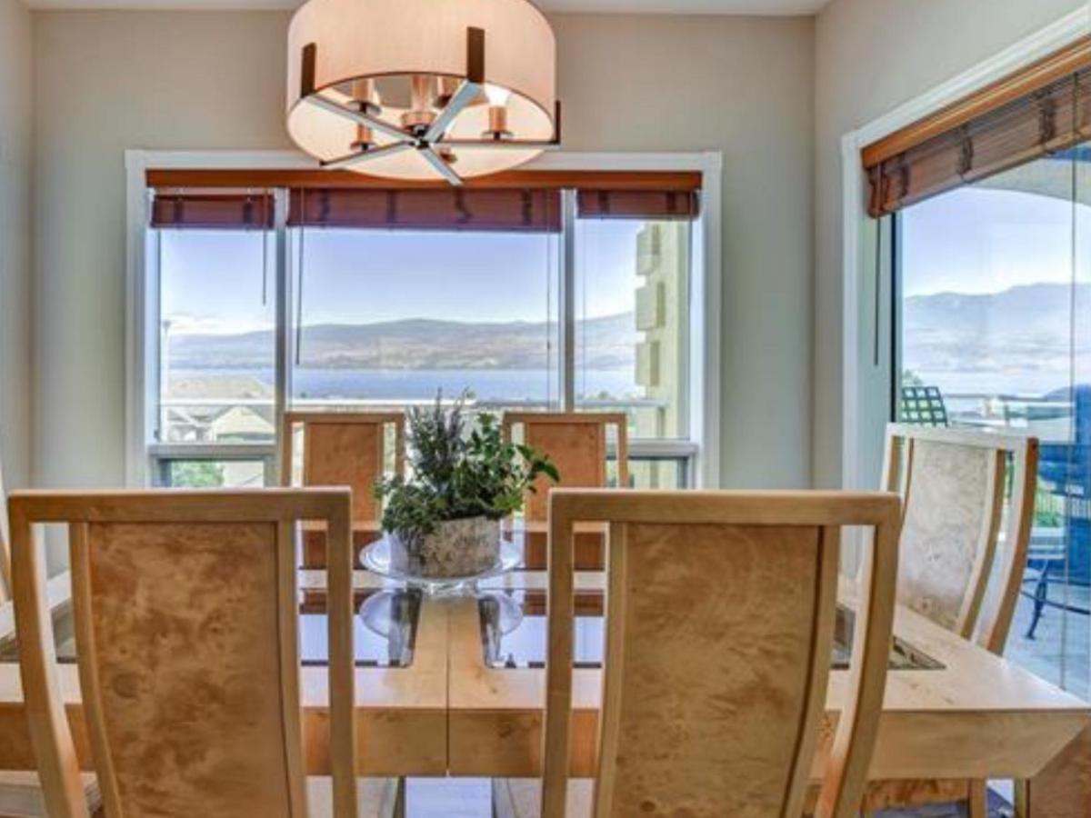 Lake View Yellow House By Winary Resort West Kelowna Buitenkant foto